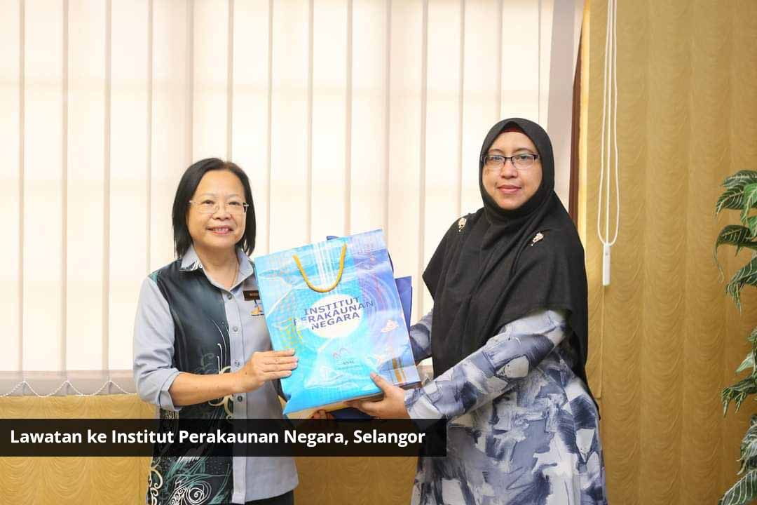 Lawatan Rasmi ke Kuala Lumpur yang diketuai oleh Puan Modesta Siambun, Ketua Penolong Bendahari, Bahagian Perancangan dan Pembangunan JBNS